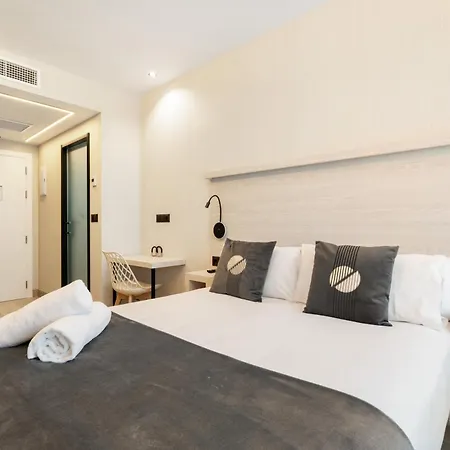 Dobo Madrid Callao Room photo