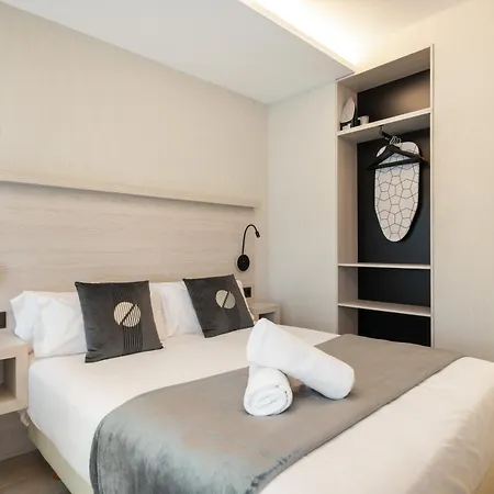 Dobo Madrid Callao Room photo