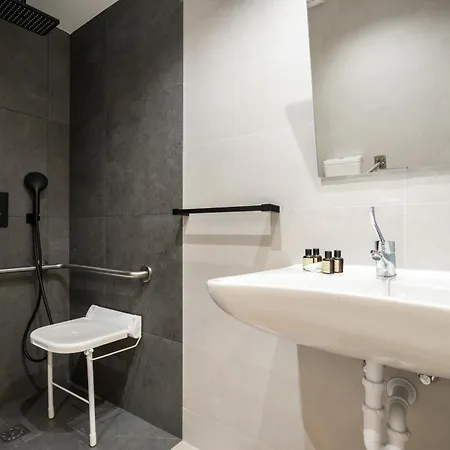Dobo Madrid Callao Room photo